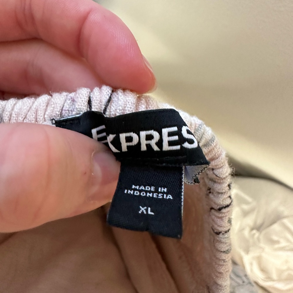 Express Romper - Picture 2 of 5